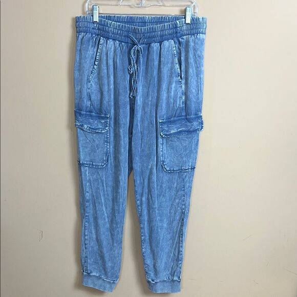 Torrid Women’s Size 00 Medium Blue Bleach Wash Challis Cargo Jogger Pants - Picture 1 of 4